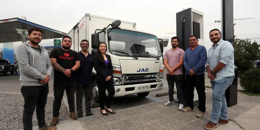 E-mov  forma parte de la familia camiones JAC sumando el nuevo N55 a su flota de camiones eléctricos.